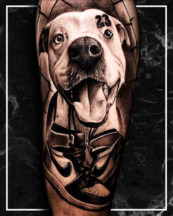 Rober Villanueva Tattoo Realistik black and grey portrait Hund Dog