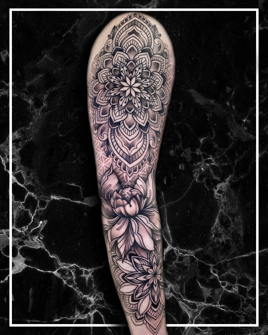 Mandala sleeve blumen dotwork fineline tattoo