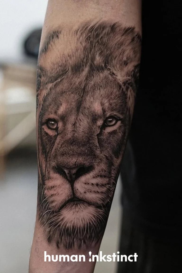 Löwe Portrait Tattoo
